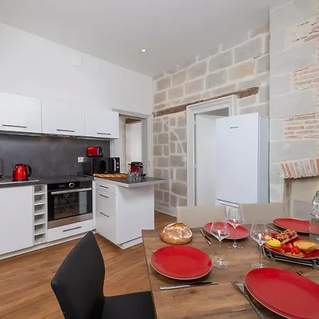 Hyper Centre 16 Rue Valdemaine * Ανζέρ