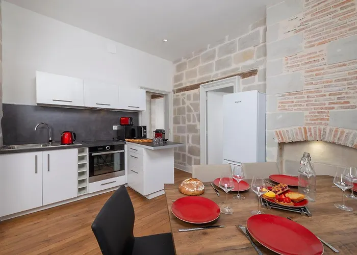 Hyper Centre 16 Rue Valdemaine * Ανζέρ