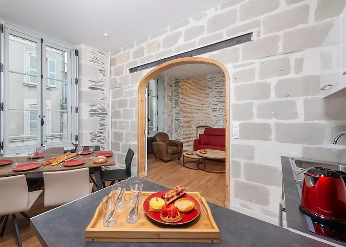 Hyper Centre 16 Rue Valdemaine * Ανζέρ